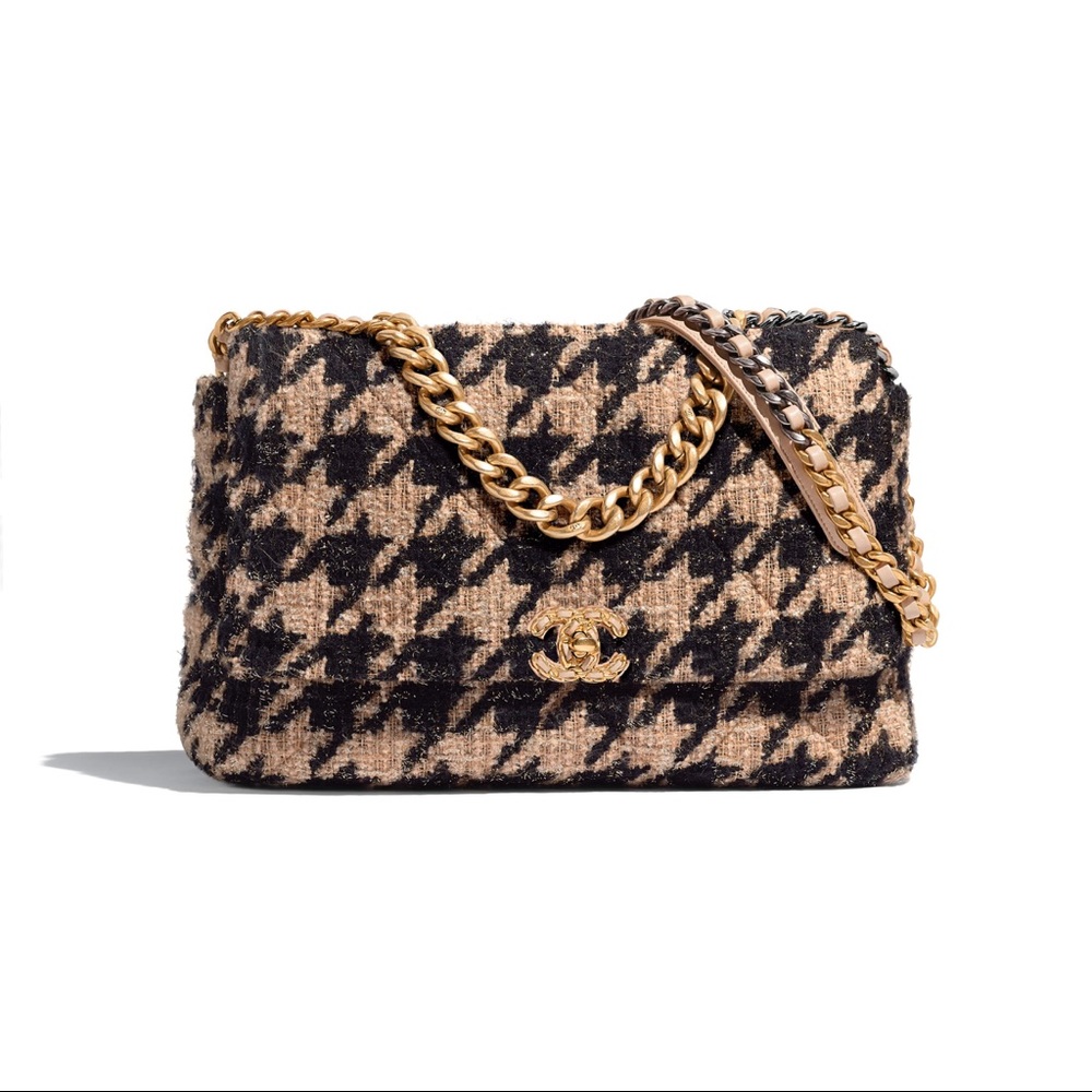 CHANEL 19 MAXI HANDBAG HOUNDSTOOTH TWEED 19K